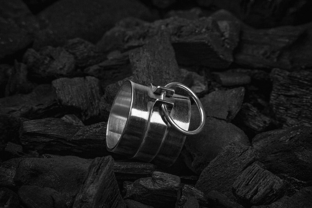 Wide silver ring with an o-ring