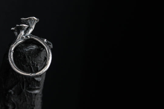Handcrafted dark silver mushroom ring number 9 - Natt Jewellery