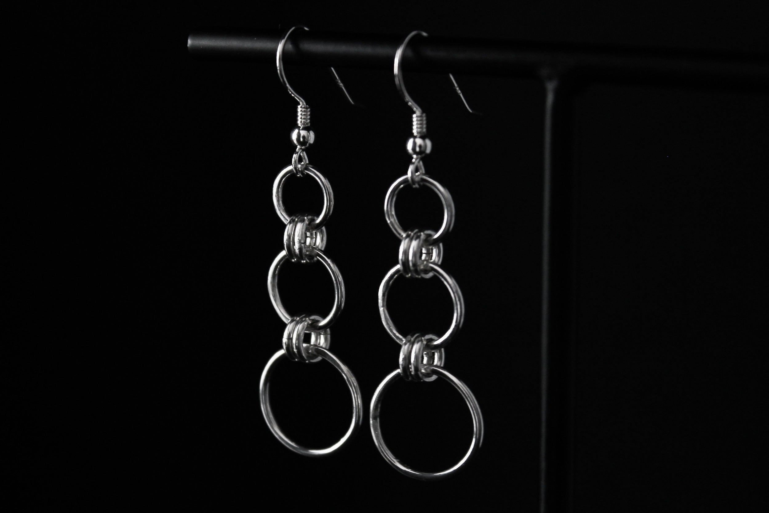 Handcrafted chainmail-inspired silver earrings number 1 - Natt Jewellery