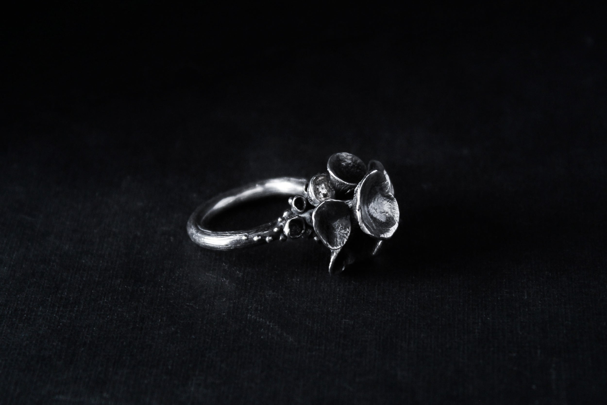 Handcrafted dark silver mushroom ring number 11 - Natt Jewellery