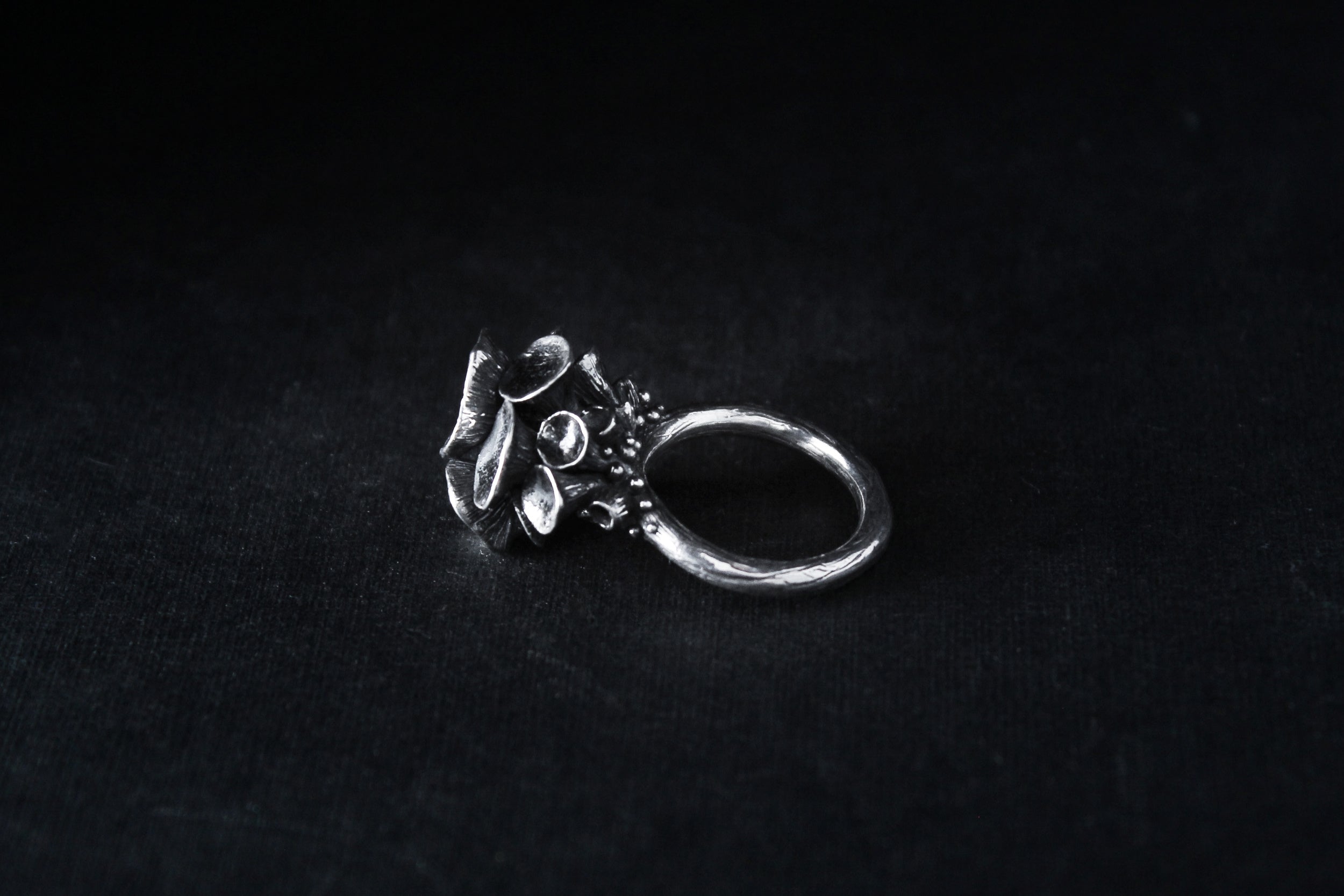 Handcrafted forest-inspired silver mushroom ring number 11 - Natt Jewellery