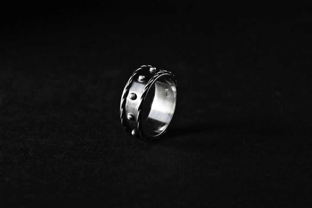 Handcrafted silver ring with granulation - Natt Jewellery