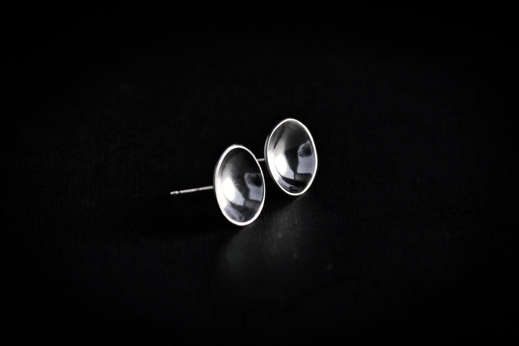 Handcrafted solid silver concave discs earrings mirror shine - Natt Jewellery