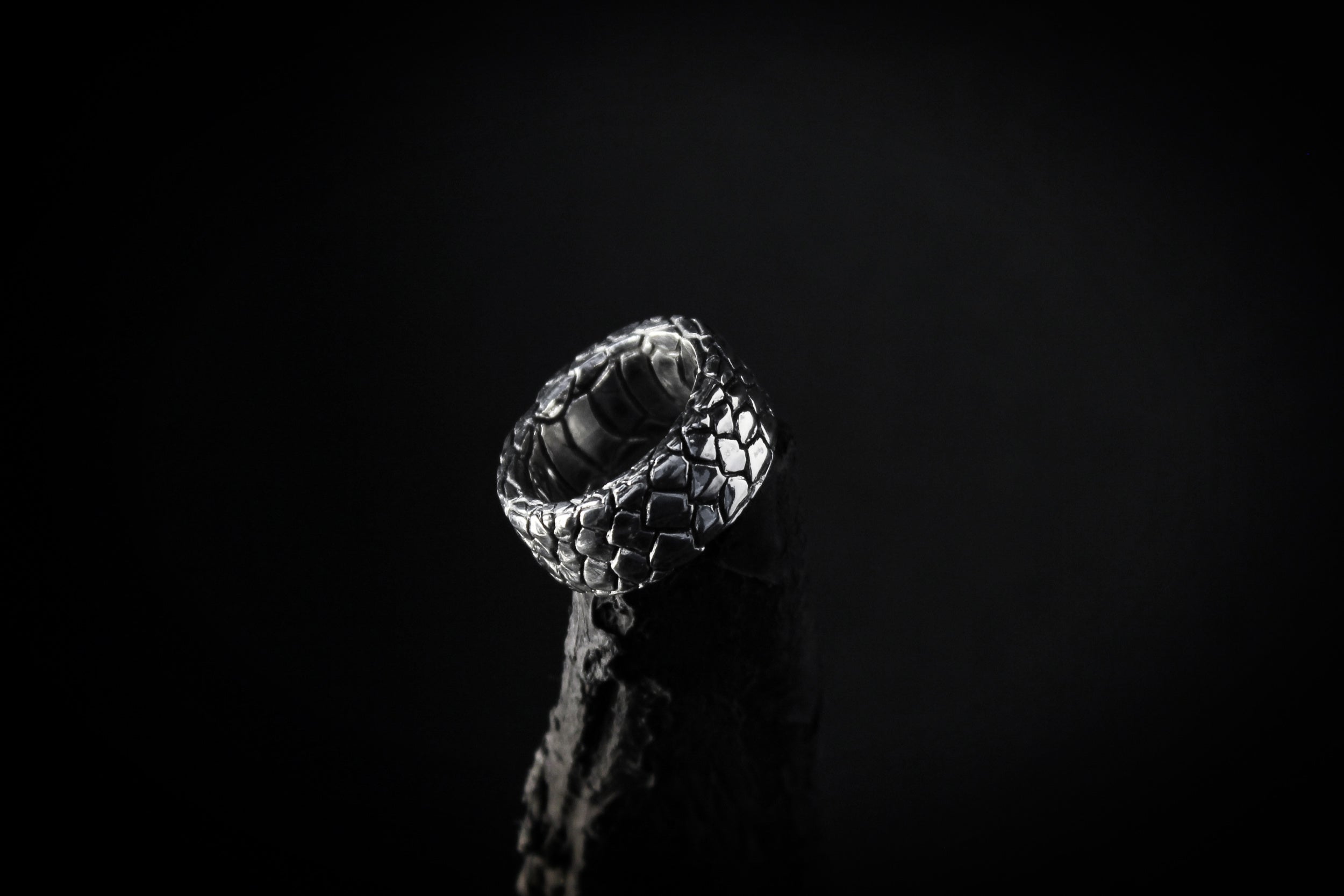 Handcrafted solid sterling silver dragon scales ring - Natt Jewellery