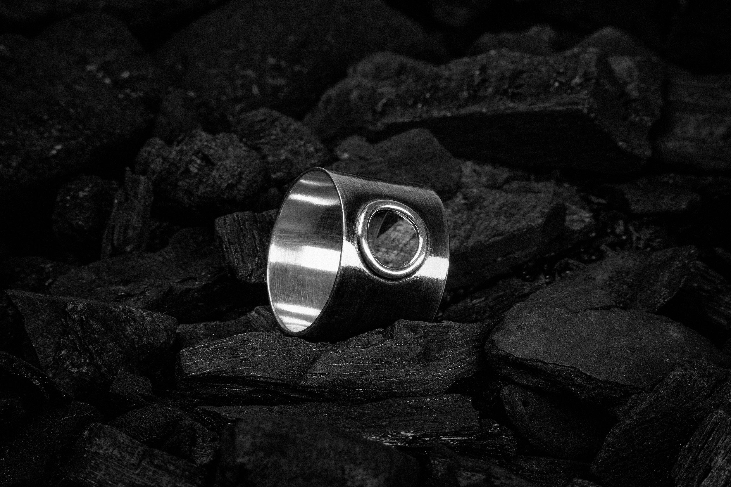 Handcrafted textured solid silver ring with an opening - Natt Jewellery